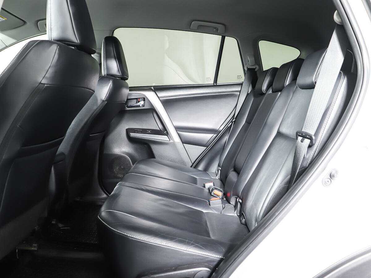 Toyota RAV4, 2018 Фото №10