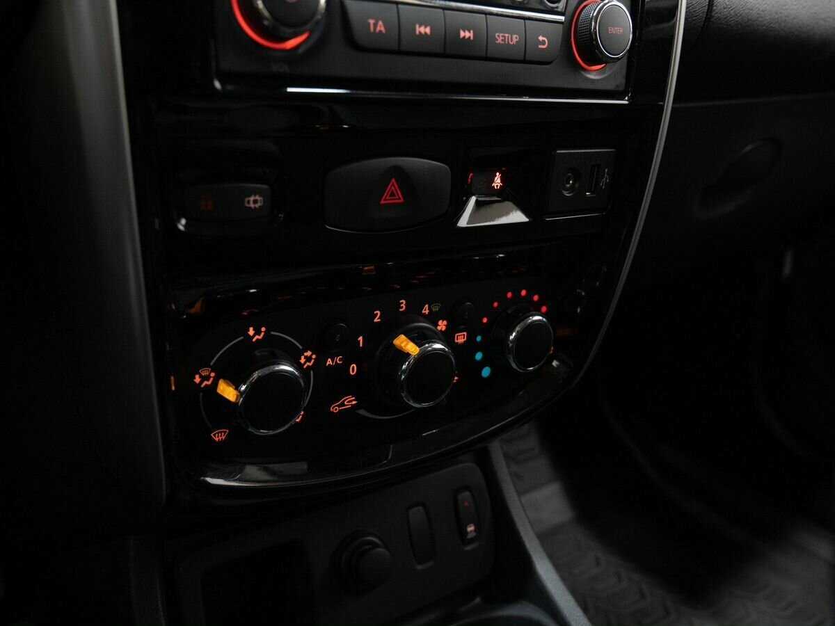 Nissan Terrano, 2015 Фото №18