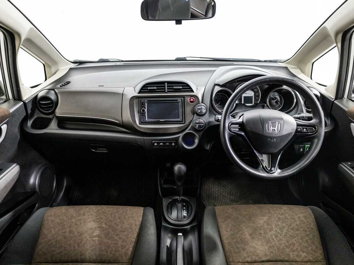 Honda Fit Shuttle, 2013 Фото №13