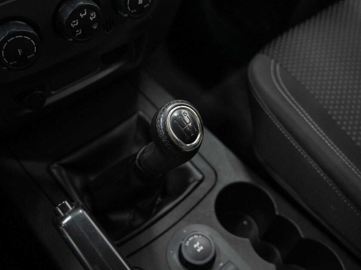 УАЗ Patriot, 2015 Фото №19