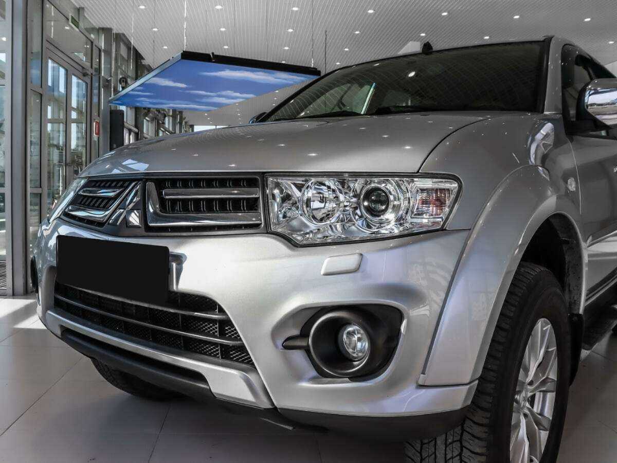 Mitsubishi Pajero Sport, 2015 Фото №8