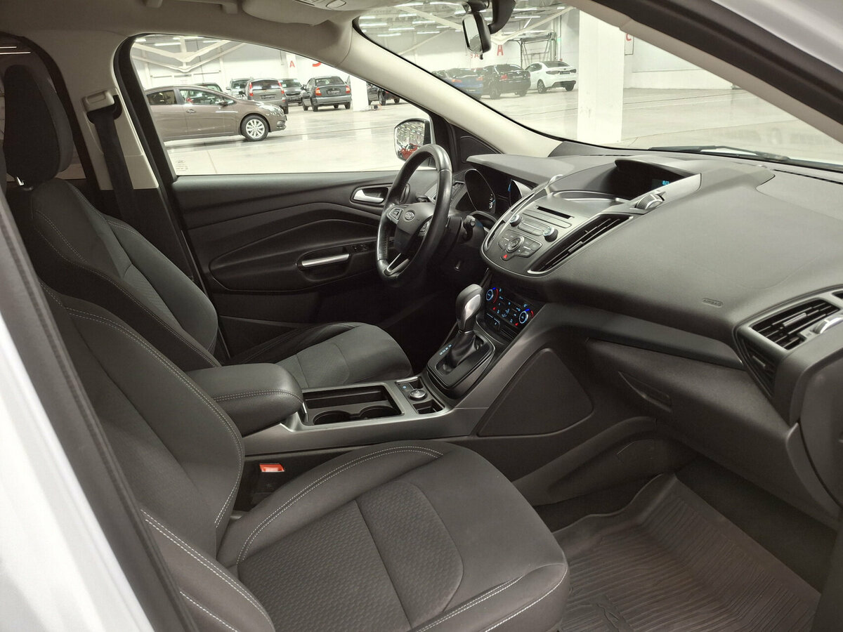 Ford Kuga II Рестайлинг, 2018 Фото №11