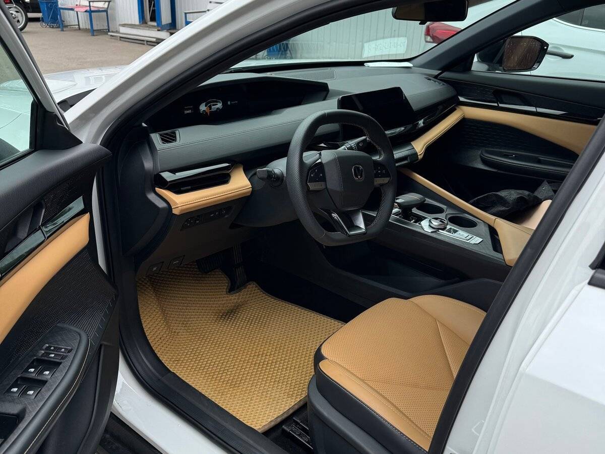 Changan UNI-V, 2023 Фото №13