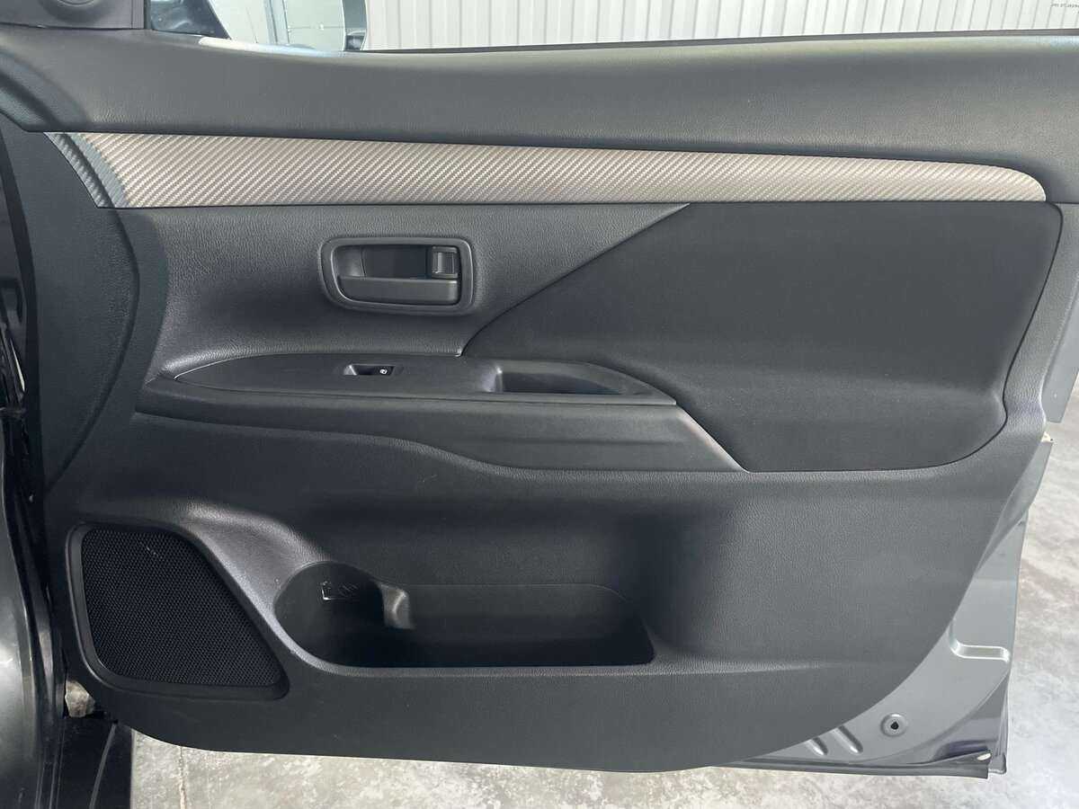 Mitsubishi Outlander, 2018 Фото №21