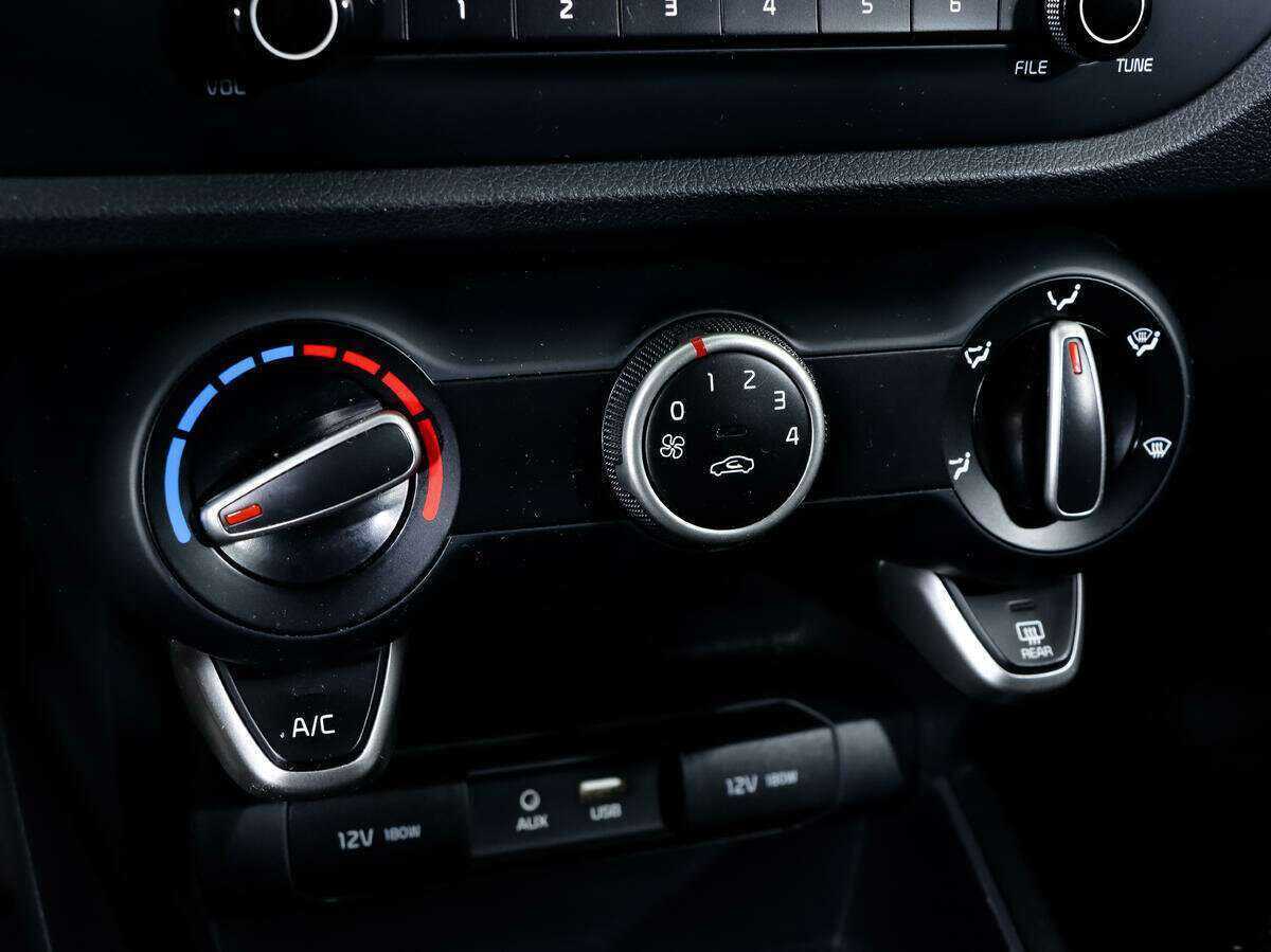 Kia Rio, 2017 Фото №14