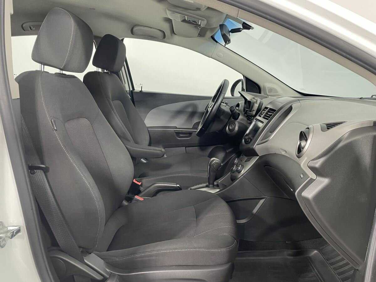 Chevrolet Aveo, 2014 Фото №13