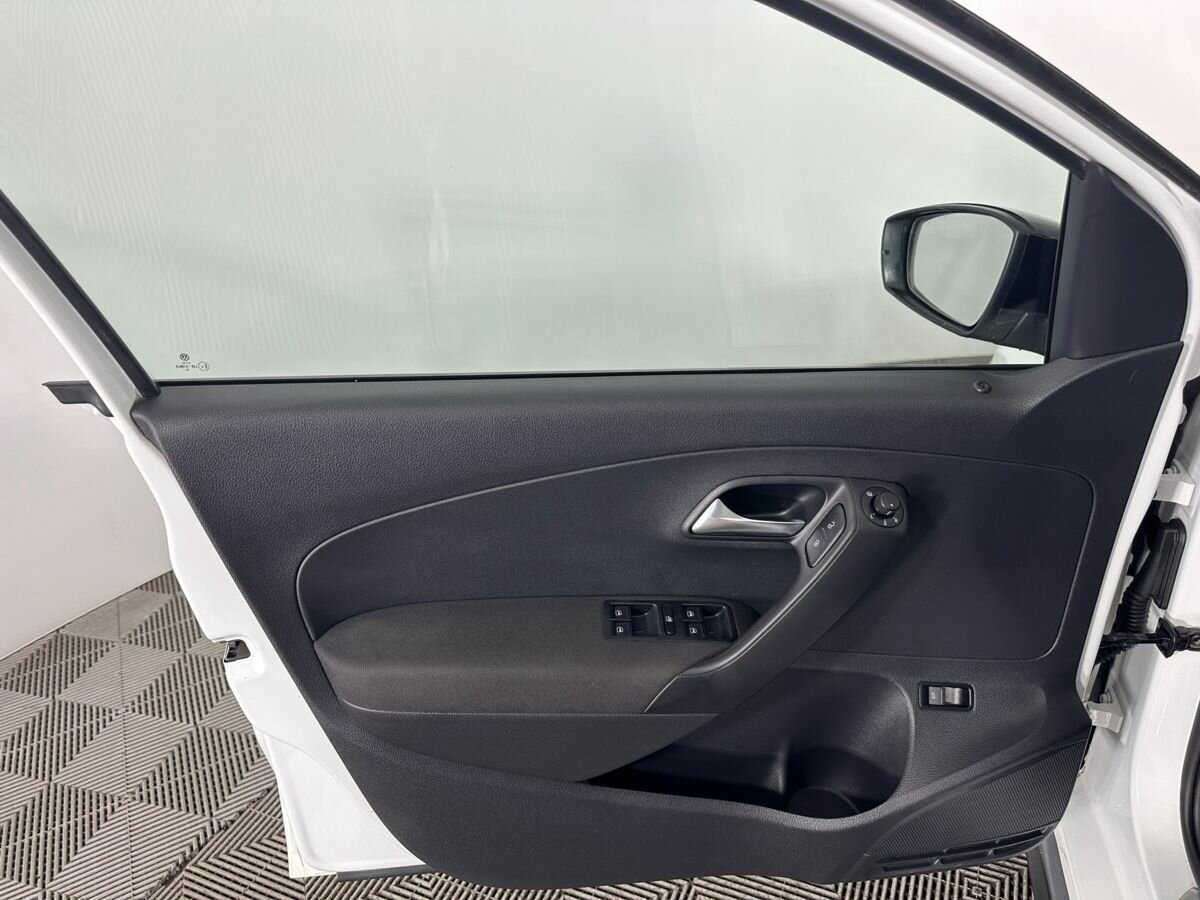 Volkswagen Polo, 2018 Фото №8