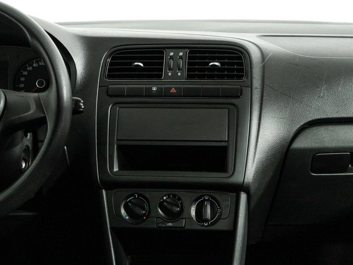 Volkswagen Polo, 2016 Фото №14