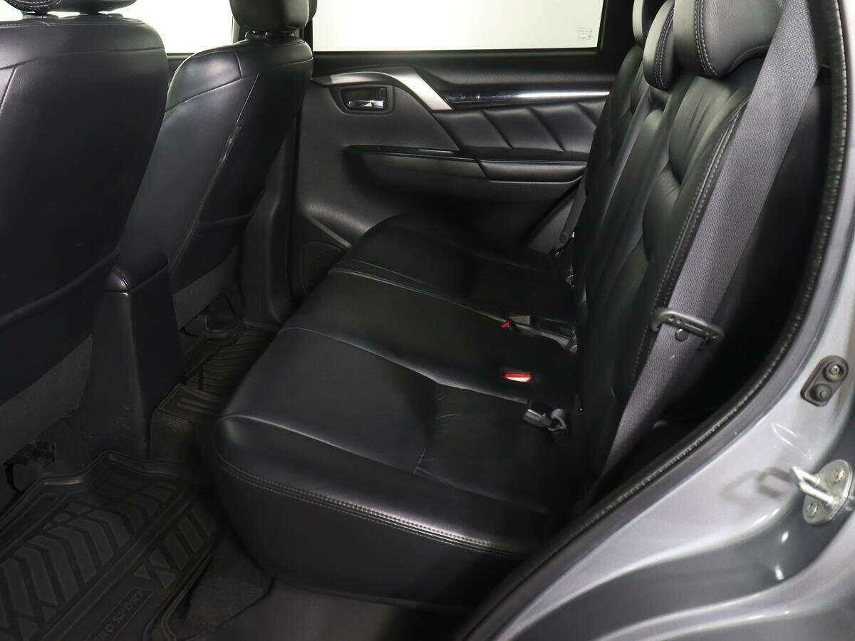 Mitsubishi Pajero Sport, 2017 Фото №9