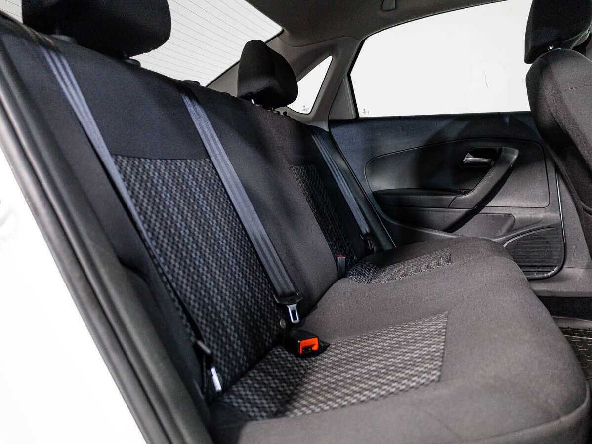 Volkswagen Polo, 2015 Фото №12