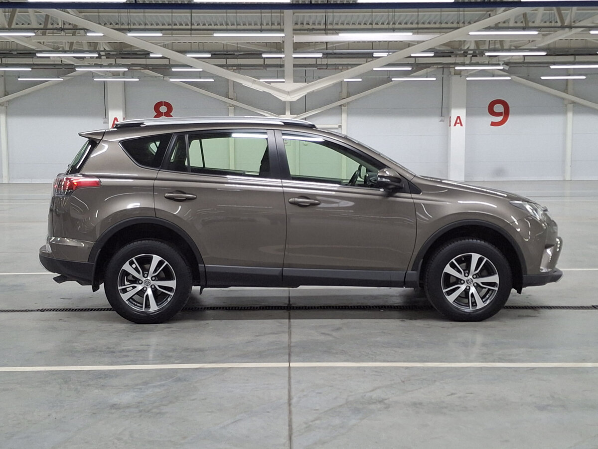 Toyota RAV4 IV (XA40) Рестайлинг, 2015 Фото №4