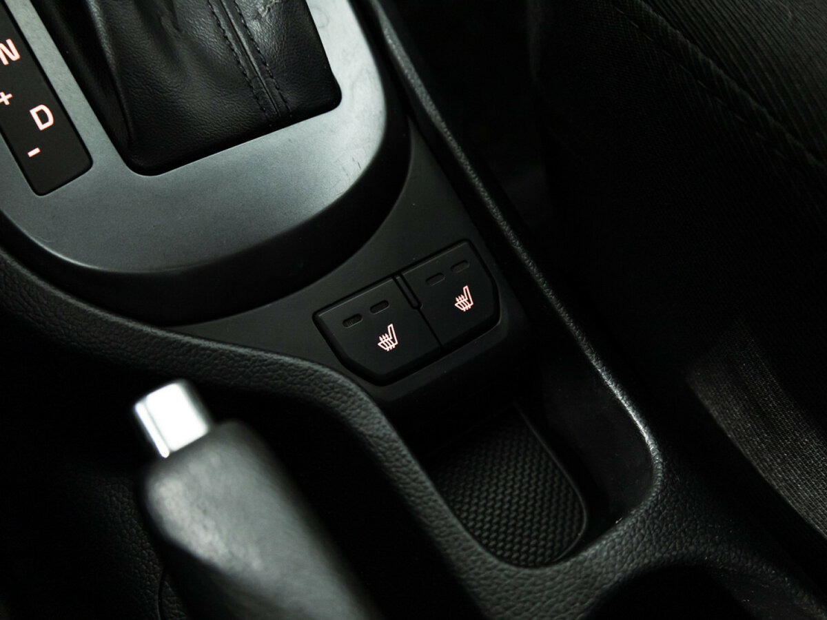Kia Rio III Рестайлинг, 2015 Фото №16