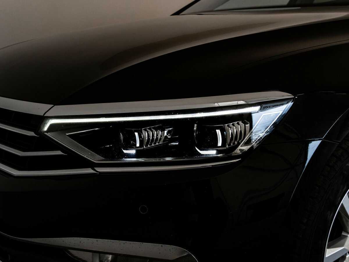 Volkswagen Passat, 2020 Фото №15