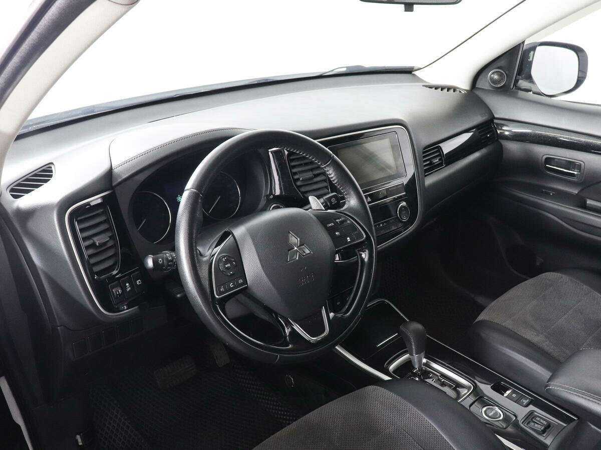 Mitsubishi Outlander, 2020 Фото №8