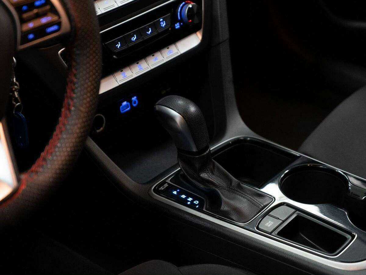 Hyundai Sonata, 2018 Фото №11