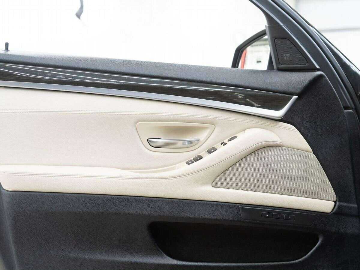 BMW 5 серии 535i xDrive, 2012 Фото №15