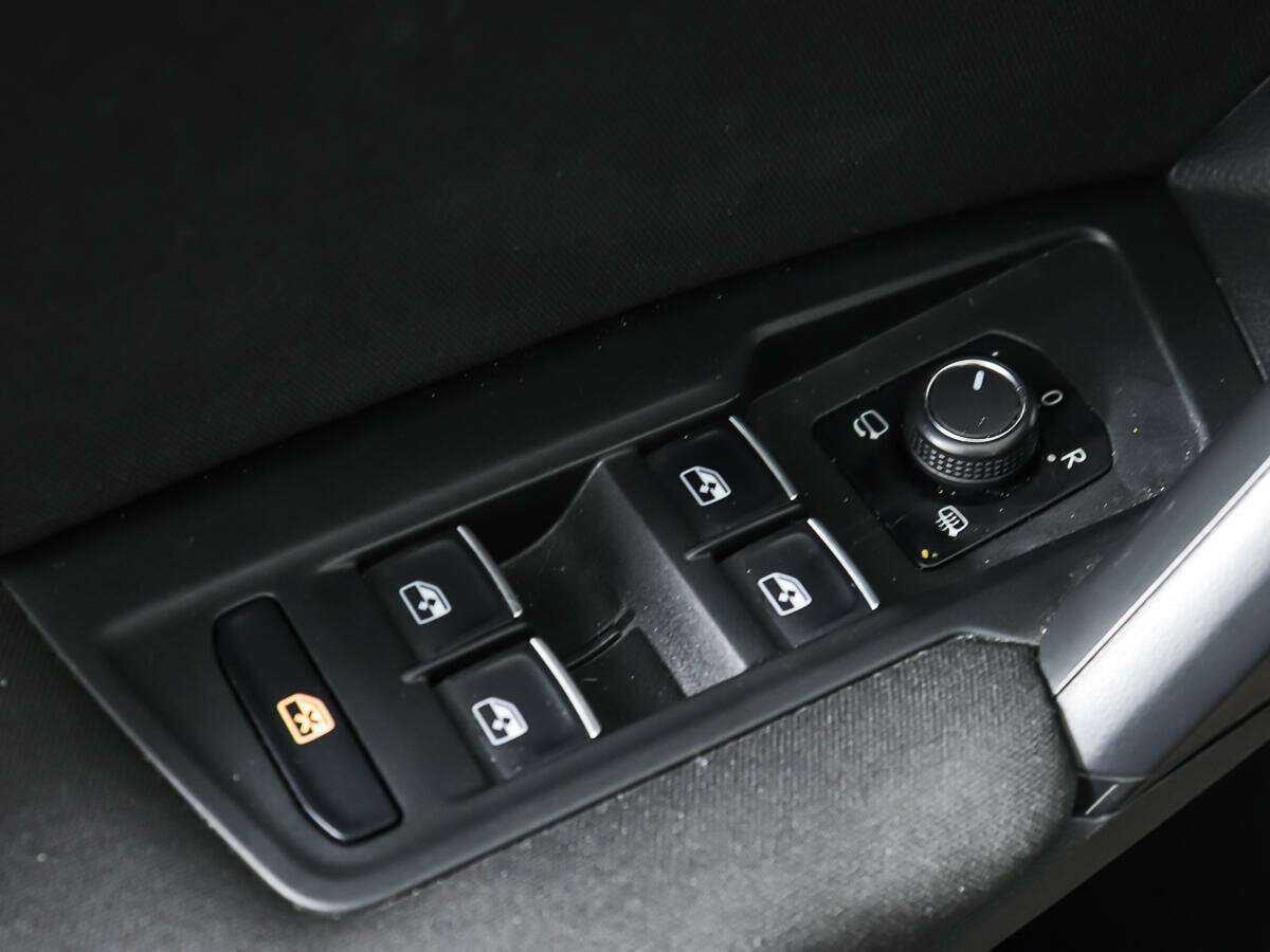 Volkswagen Tiguan, 2018 Фото №21