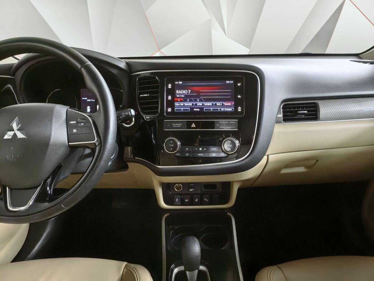 Mitsubishi Outlander, 2019 Фото №11