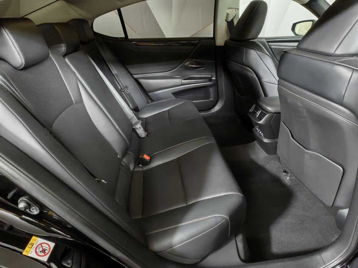 Lexus ES 200, 2019 Фото №12