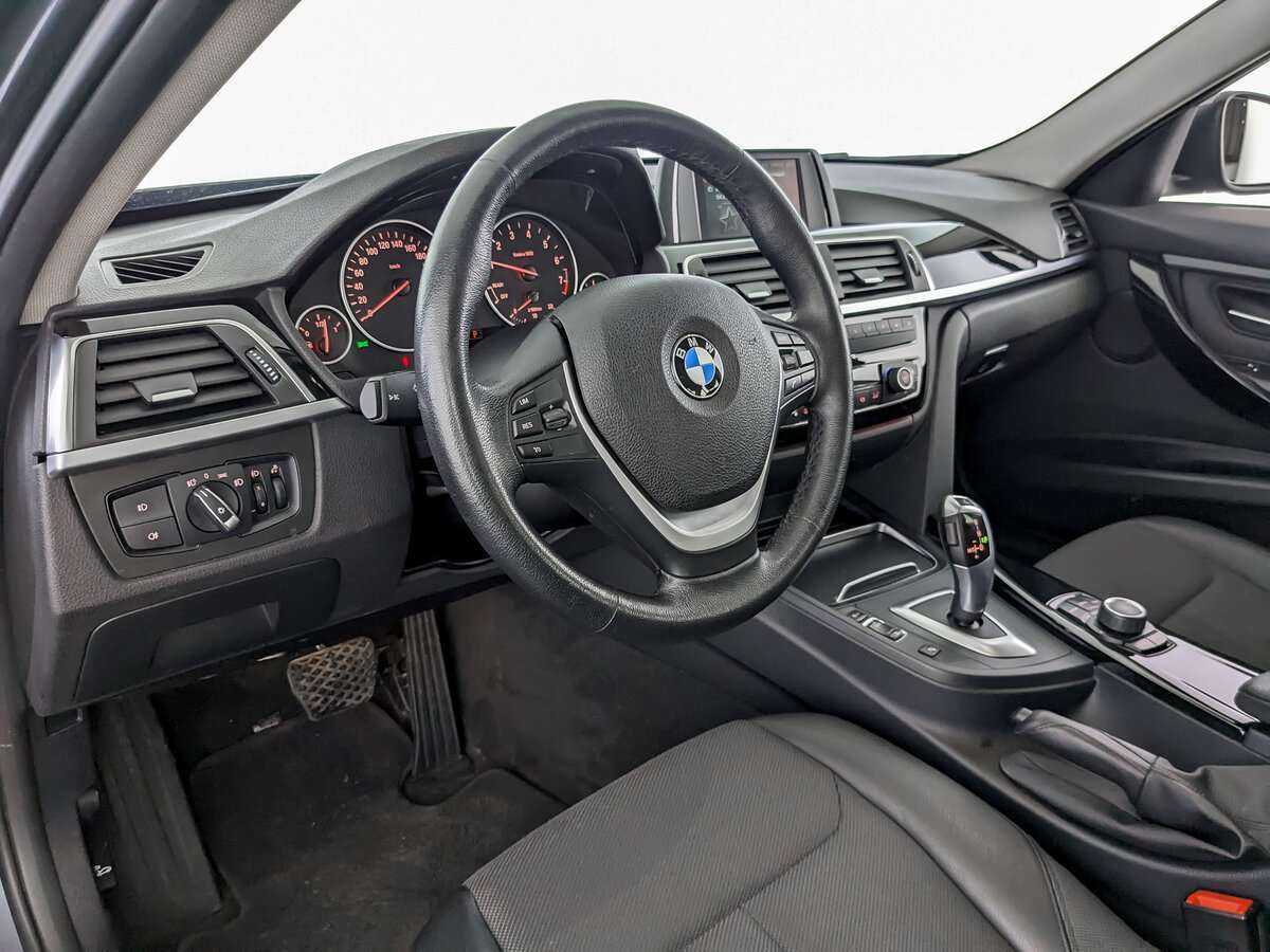BMW 3 серии 318i, 2018 Фото №16
