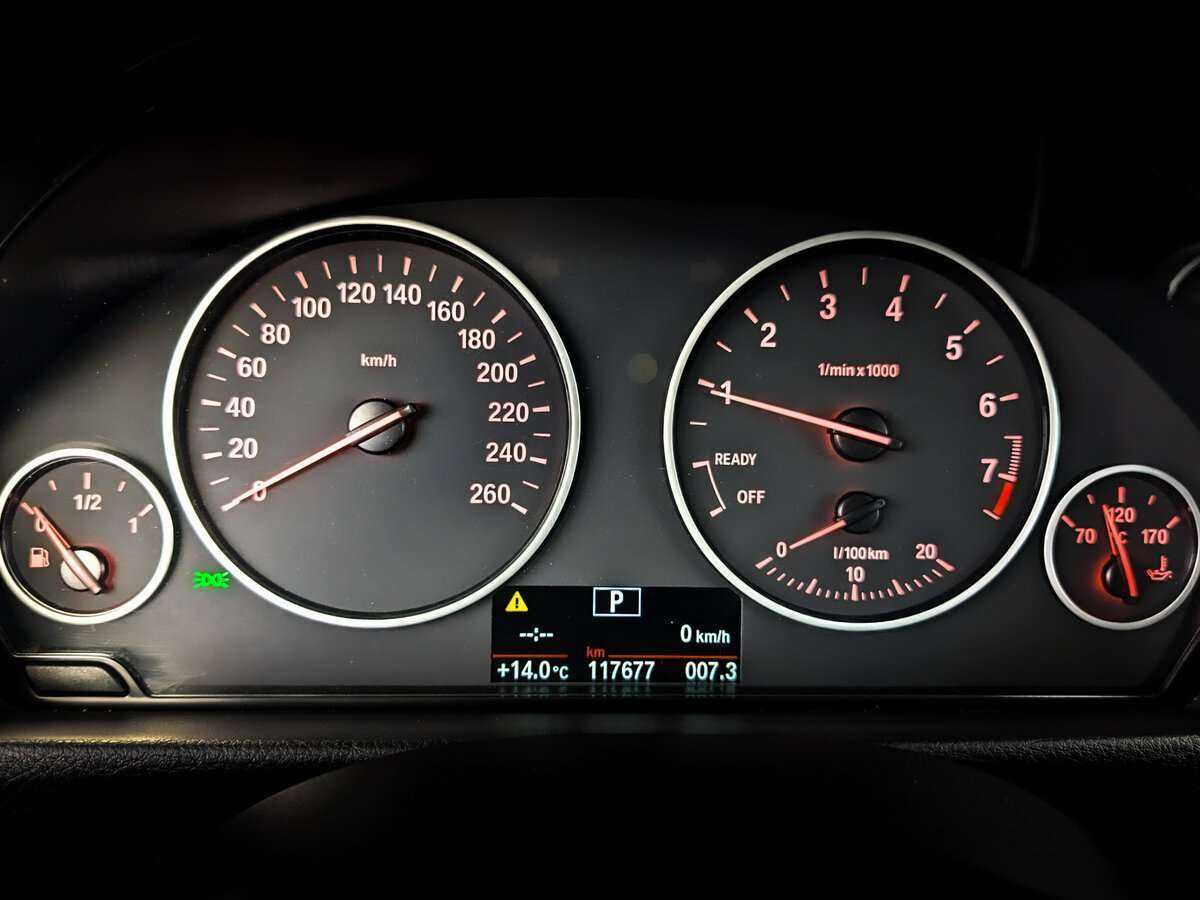 BMW 3 серии 318i, 2017 Фото №10