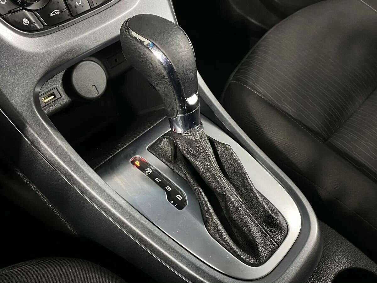 Opel Astra GTC, 2013 Фото №16