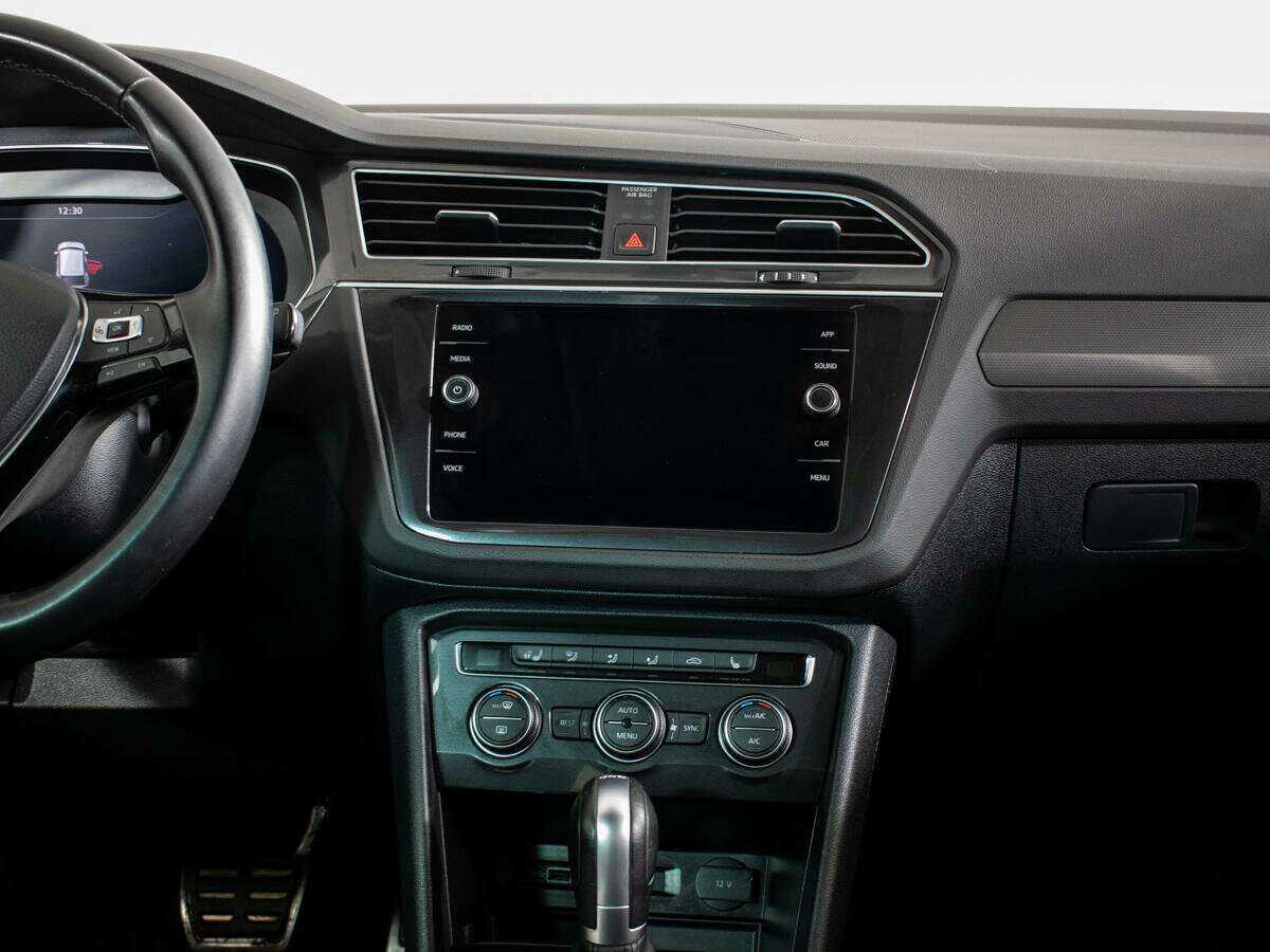 Volkswagen Tiguan, 2018 Фото №11