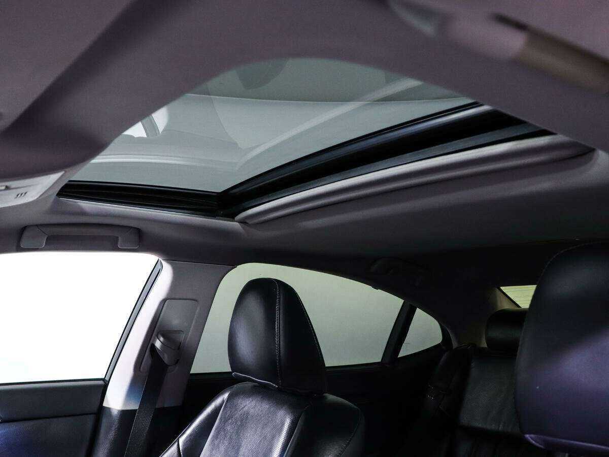 Lexus ES 200, 2016 Фото №12