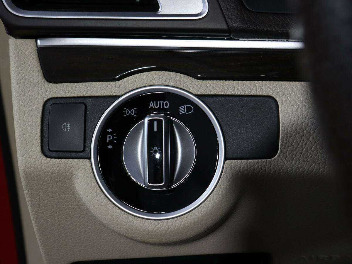 Mercedes-Benz E-Класс 200, 2016 Фото №19