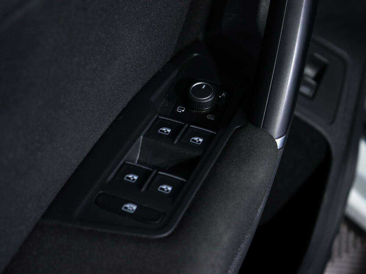 Volkswagen Tiguan, 2018 Фото №15