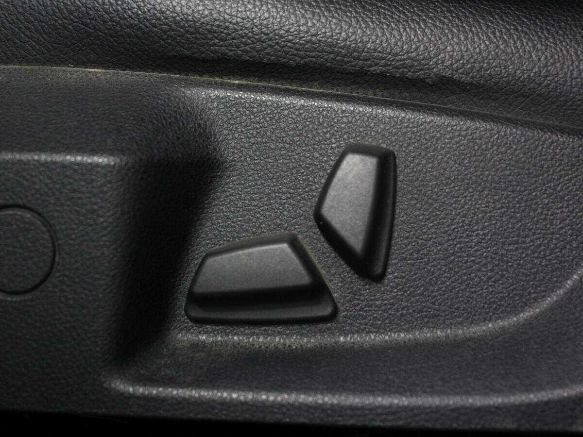 BMW 5 серии 528i xDrive, 2012 Фото №14