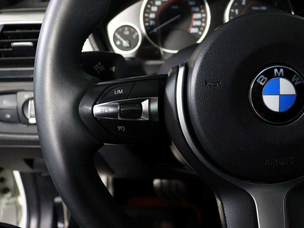 BMW 3 серии 320i xDrive, 2016 Фото №19