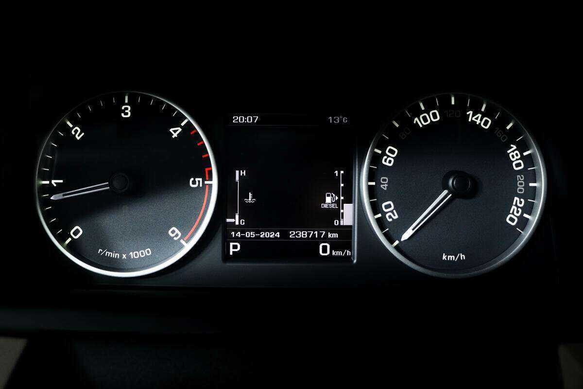 Land Rover Discovery, 2015 Фото №8