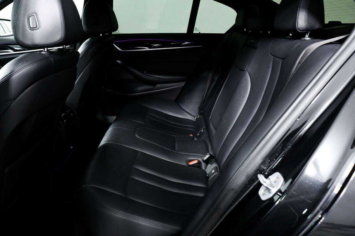 BMW 5 серии 520i, 2017 Фото №12