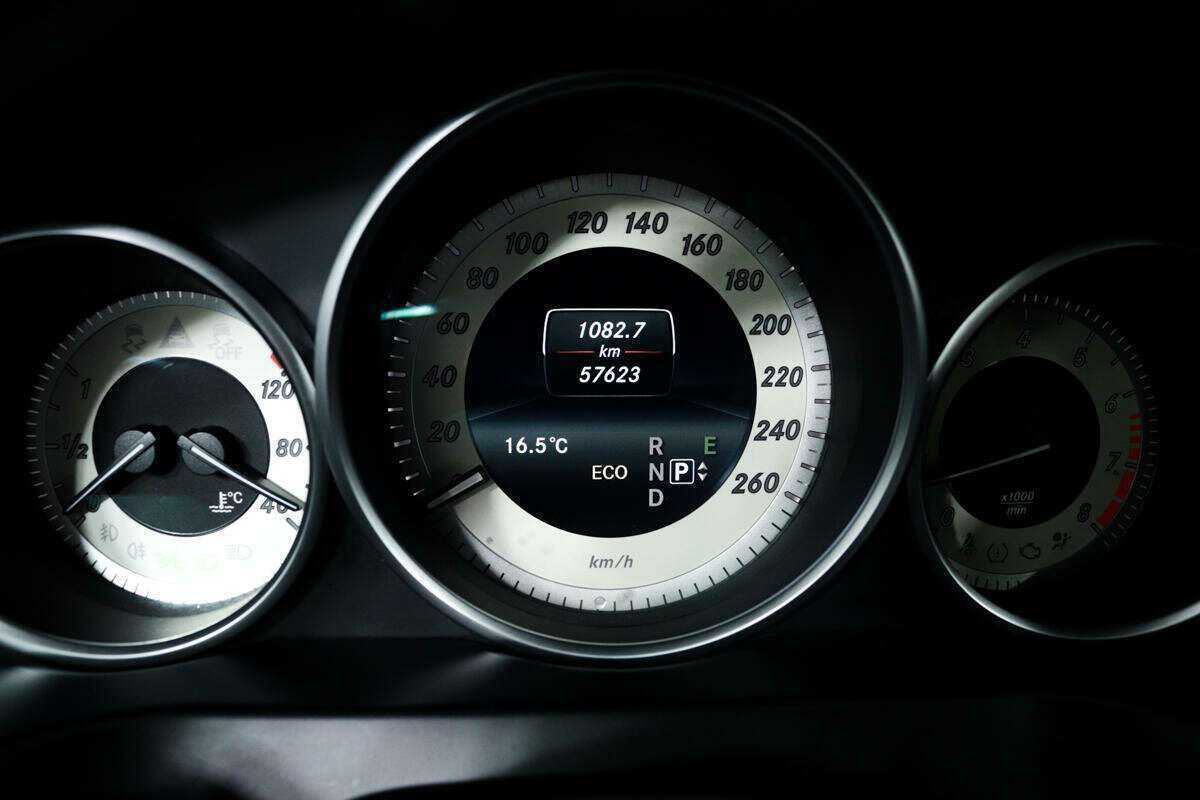 Mercedes-Benz E-Класс 200, 2015 Фото №9