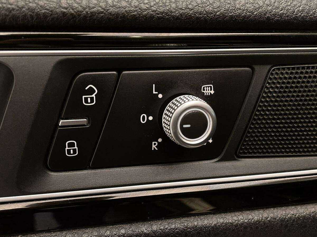 Volkswagen Touareg, 2015 Фото №16