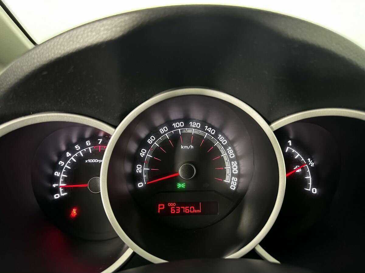 Kia Venga, 2013 Фото №10