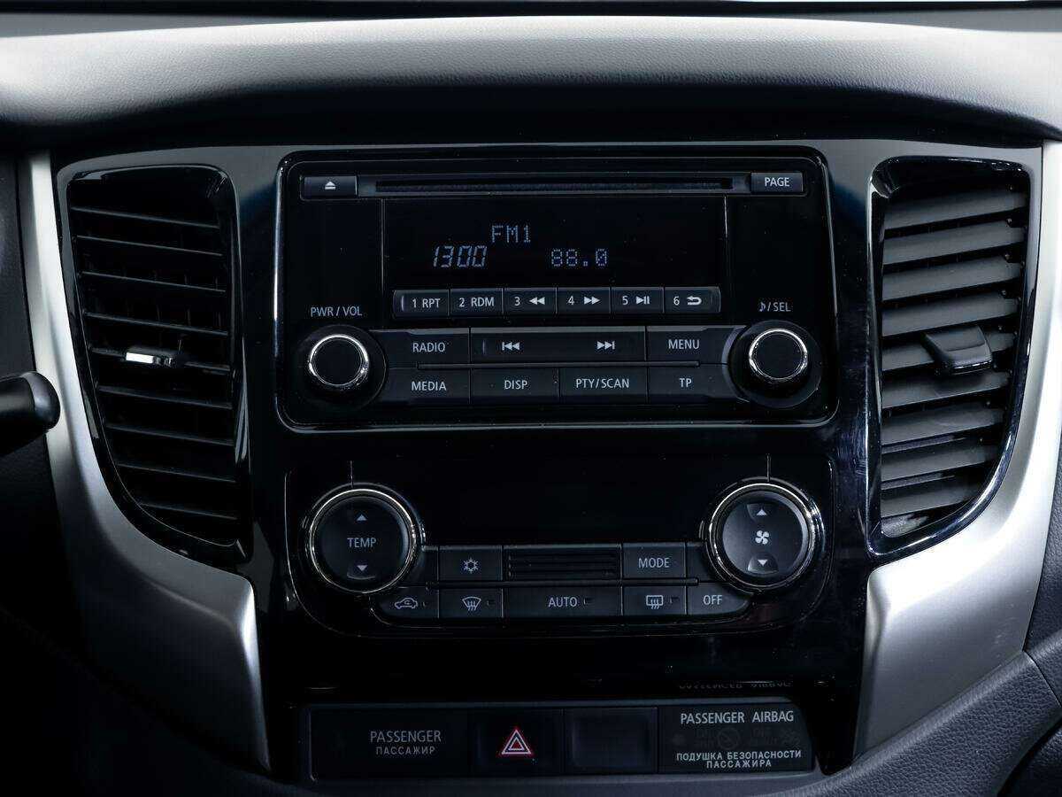 Mitsubishi Pajero Sport, 2018 Фото №12