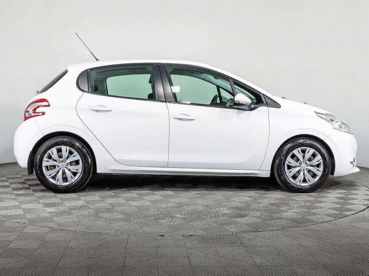 Peugeot 208, 2013 Фото №4