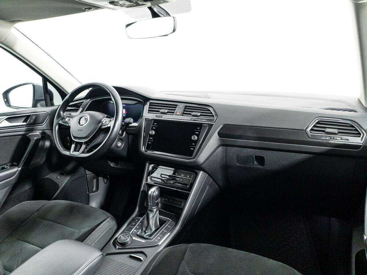 Volkswagen Tiguan, 2018 Фото №9
