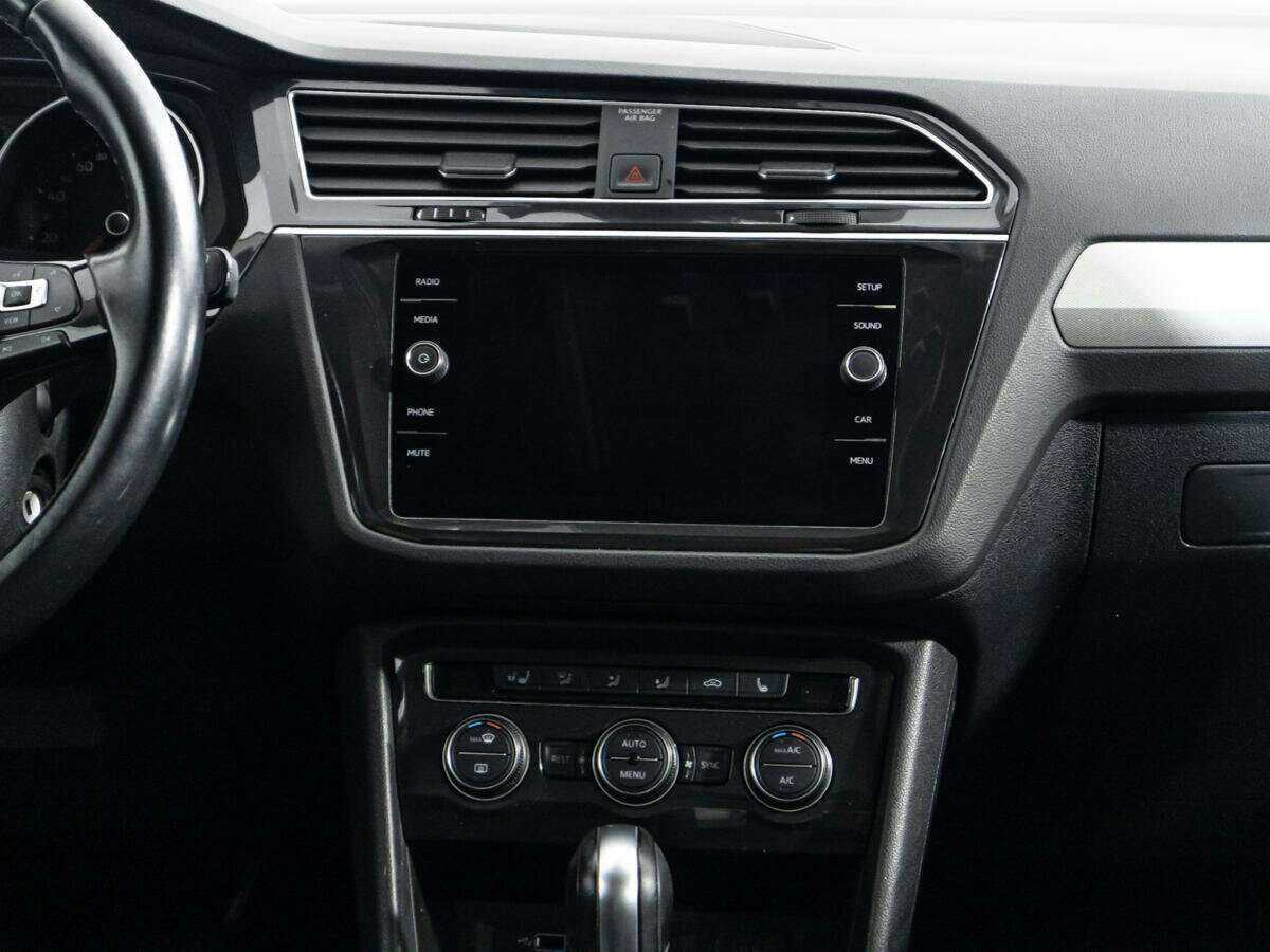 Volkswagen Tiguan, 2019 Фото №14
