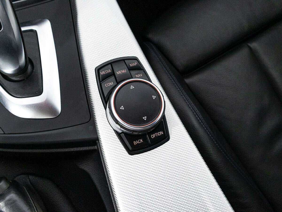 BMW 3 серии 320i xDrive, 2018 Фото №17