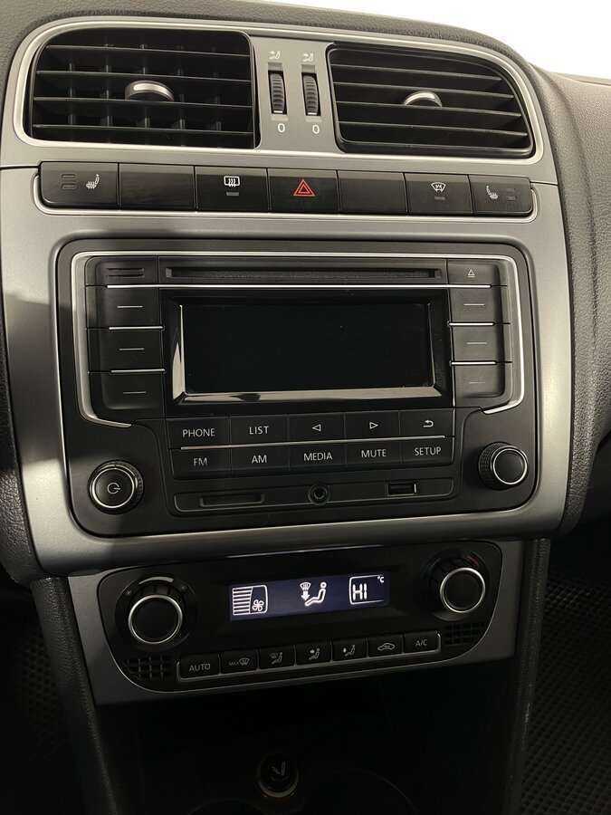 Volkswagen Polo, 2016 Фото №15