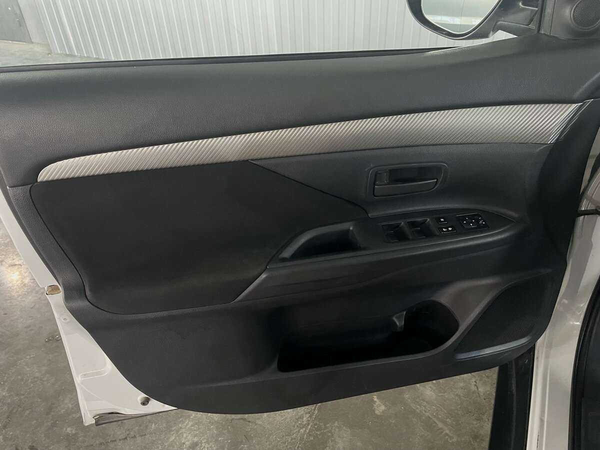 Mitsubishi Outlander, 2013 Фото №17