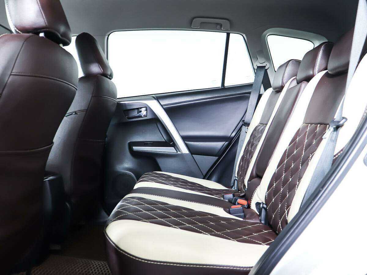 Toyota RAV4, 2018 Фото №10