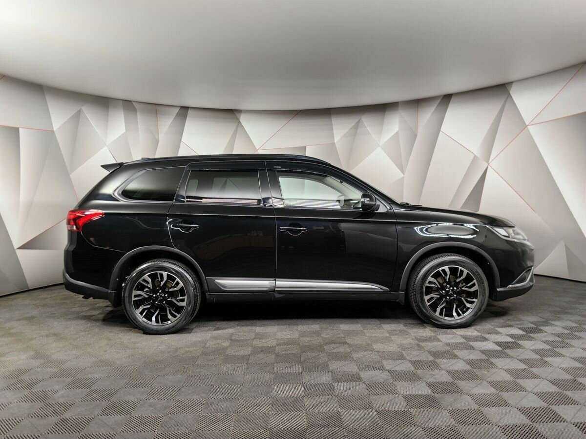 Mitsubishi Outlander, 2022 Фото №6