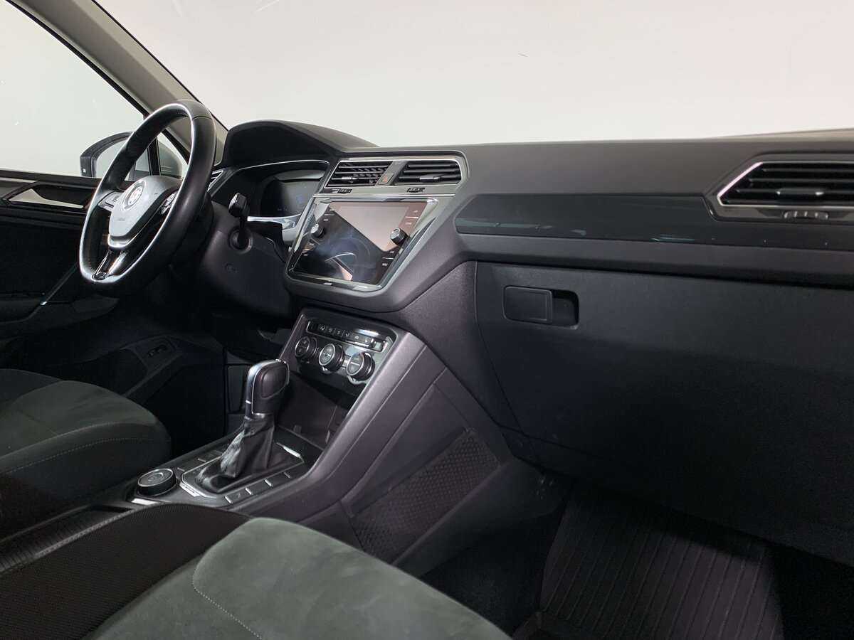 Volkswagen Tiguan, 2018 Фото №10