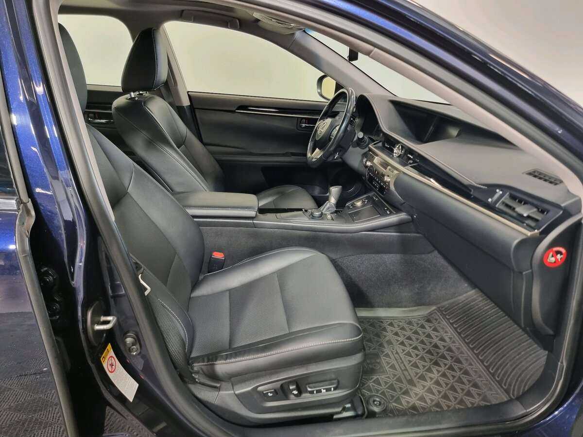 Lexus ES 200, 2016 Фото №13