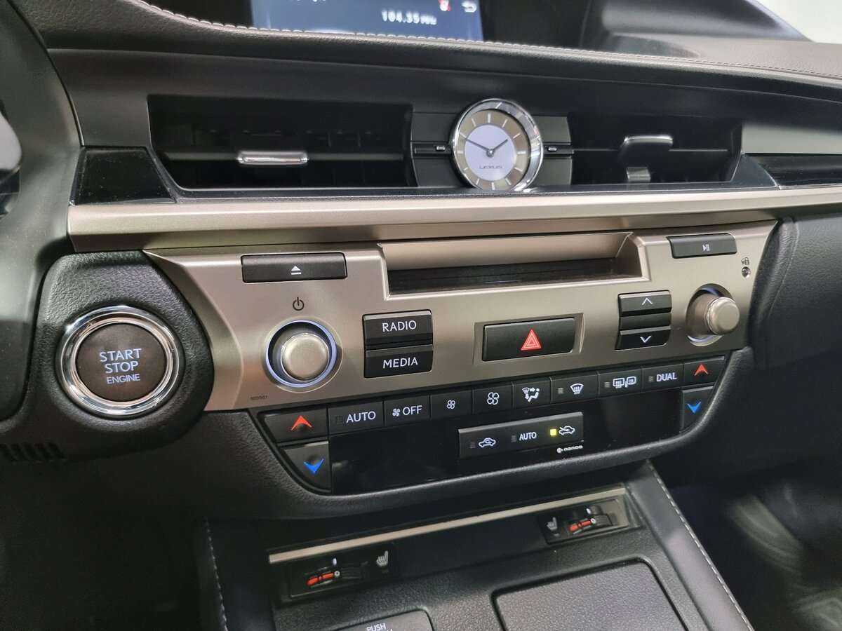 Lexus ES 200, 2016 Фото №20