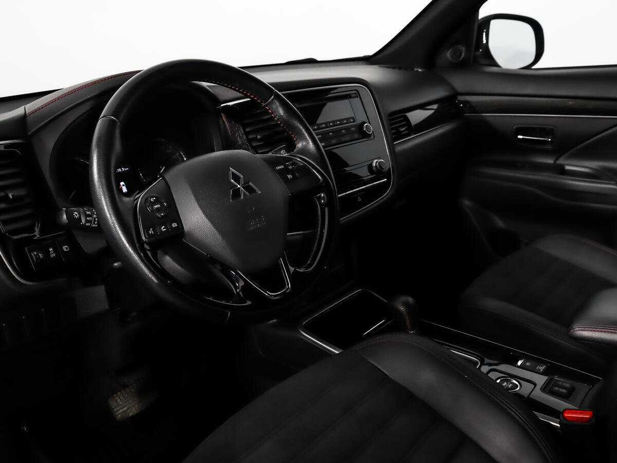 Mitsubishi Outlander, 2021 Фото №9